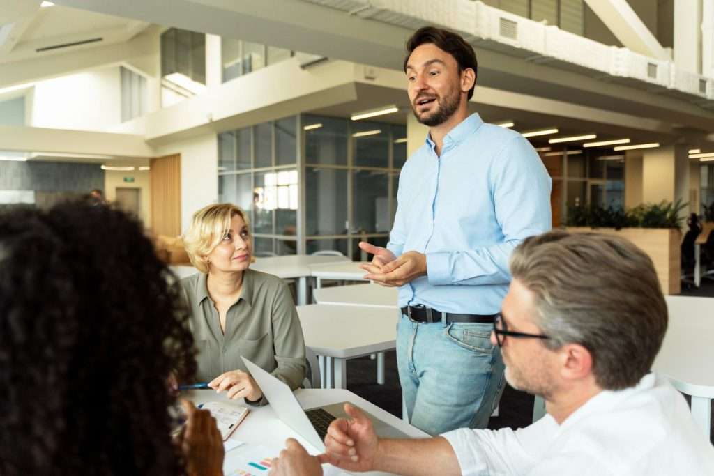 Online Sales Course for Service Providers: Service provider conducting online sales consultation with client